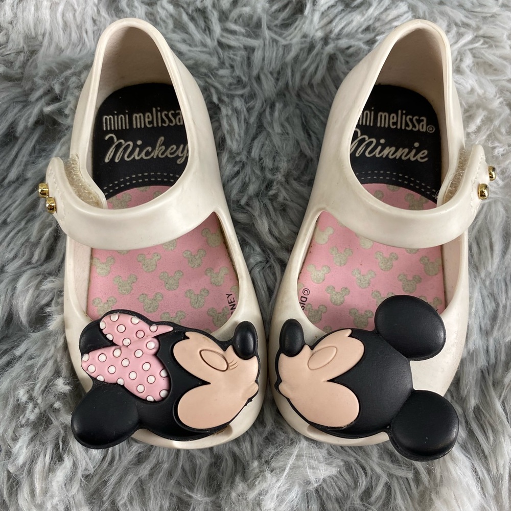 Mini Mellisa well loved sandals size 5!